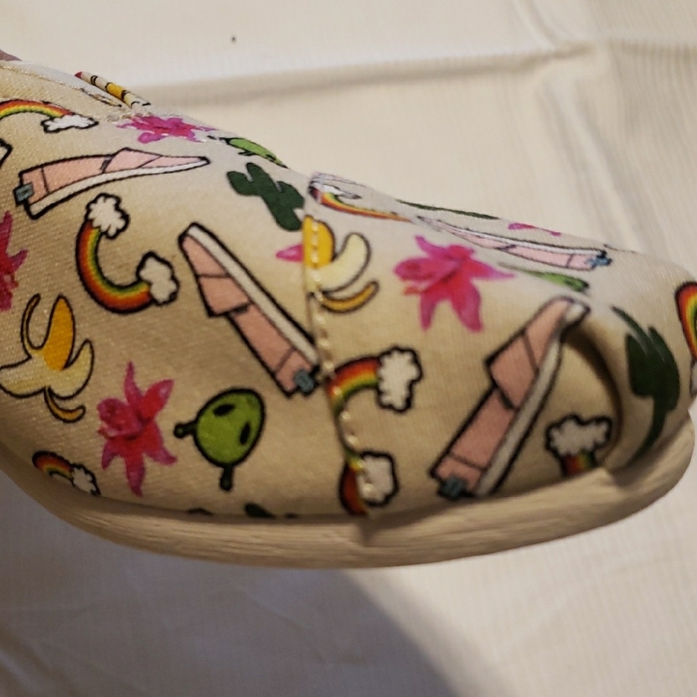 Toms Cream and Pink Floral Canvas Flats - Picture 5 of 6